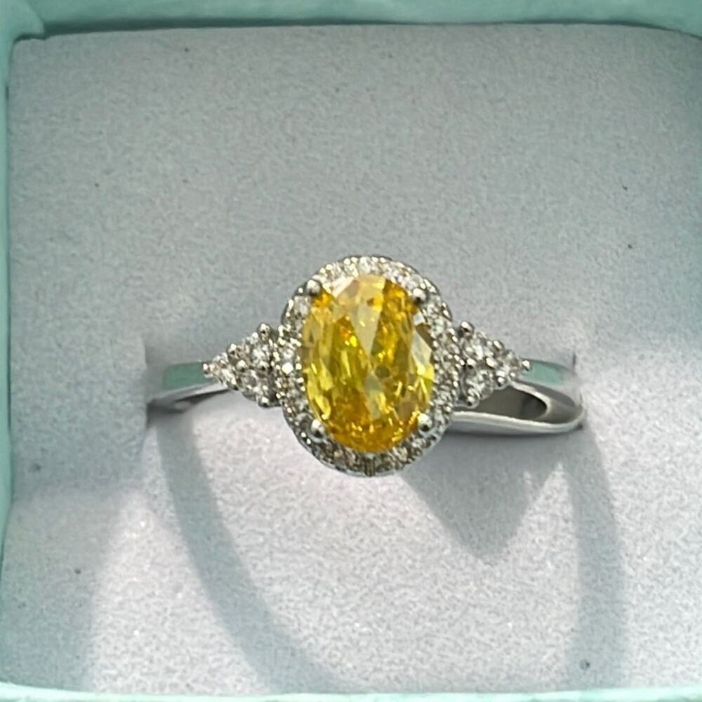 Elegant Oval Yellow Zircon Silver Tone Ring Size 8 Costume Jewelry Sparkly Glam